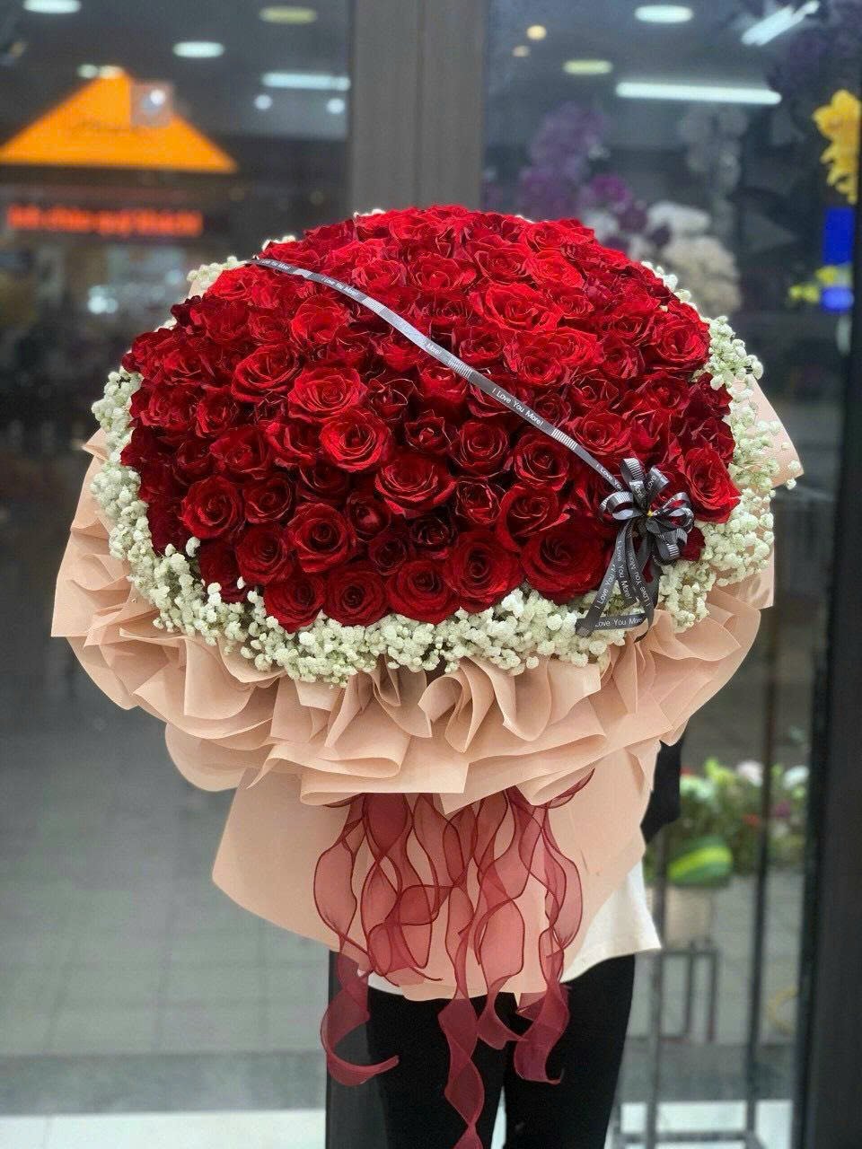 Bó Hoa Hồng Đỏ Cao Cấp Lãng Mạn – CM22