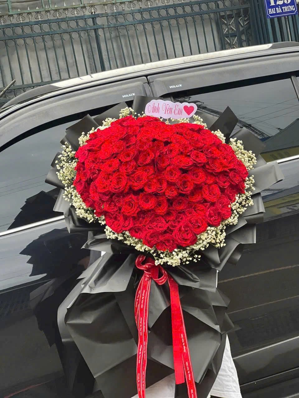 Bó Hoa Hồng Đỏ Love Story Chúc Mừng - CM9