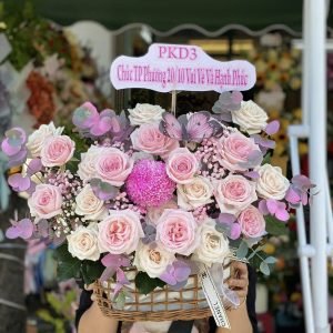 Giỏ Hoa Sắc Tím Thanh Lịch & Quyến Rũ – GH22