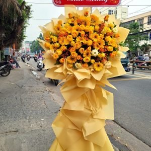 Kệ Hoa Chúc Mừng 1 Tầng Tone Vàng Hiện Đại – CM135