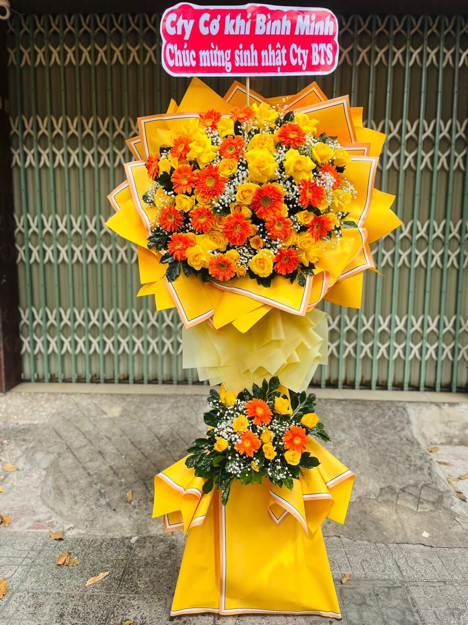 Kệ Hoa Chúc Mừng Tone Vàng Thịnh Vượng – KH77