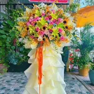 Kệ Hoa Chúc Mừng 1 Tầng Tone Vàng Kem – CM165