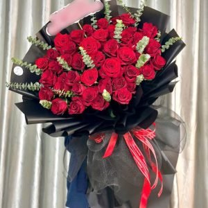 Bó Hoa Tone Đỏ Nồng Nàn – CM153