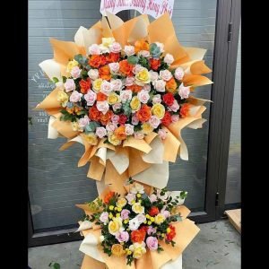 Kệ Hoa Chúc Mừng Tone Vàng Tươi Sáng – KH45
