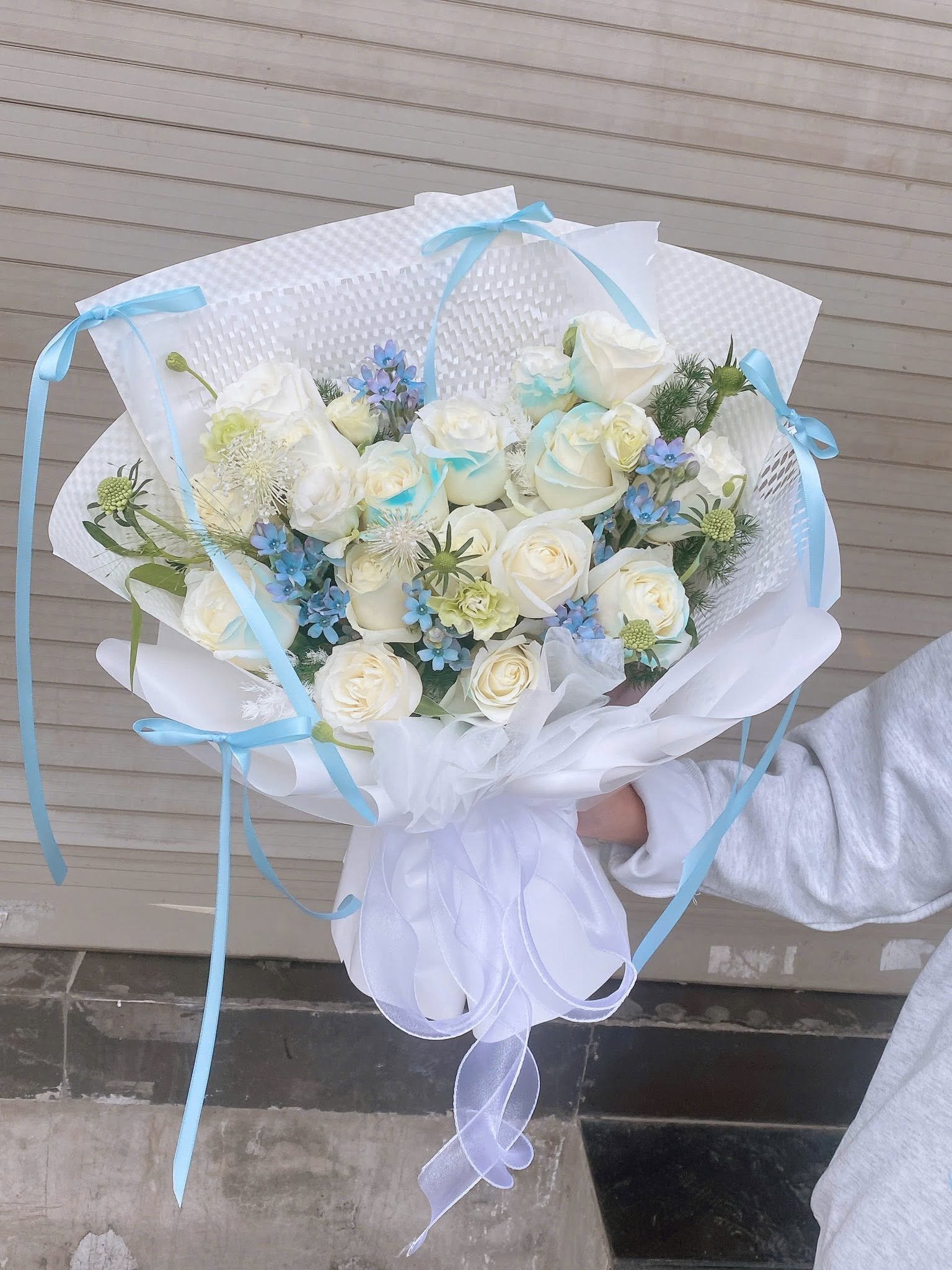 Bó Hoa Hồng Trắng Tình Đầu – CM176