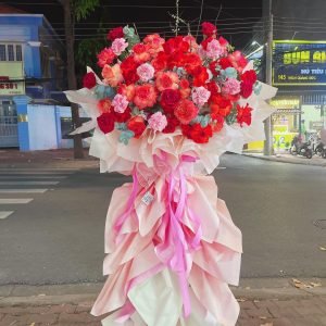 Kệ Hoa Chúc Mừng Tone Đỏ Kiêu Sa – KH73