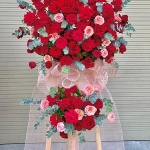 Kệ Hoa Chúc Mừng Hoa Hồng Đỏ Sang Trọng – CM183