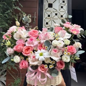 Giỏ Hoa Tone Hồng Ngọt Ngào Tặng Sinh Nhật – GH57
