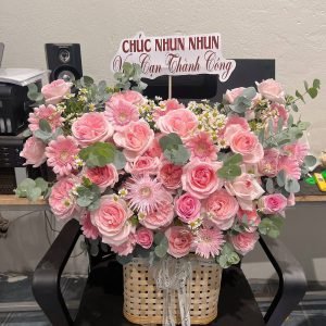 Giỏ Hoa Sắc Hồng Ngọt Ngào – GH61