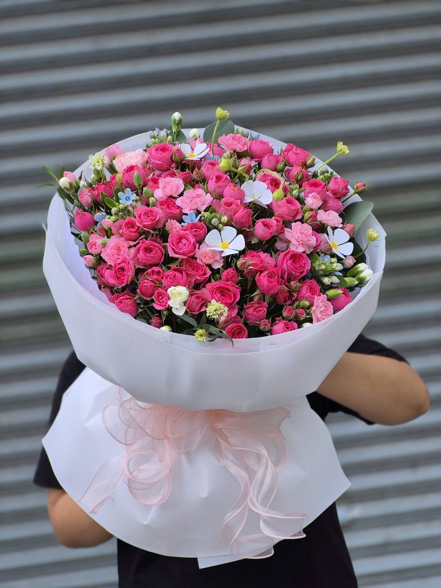 Bó Hồng Kiêu Sa Tặng Sinh Nhật Bạn Thân – CM259